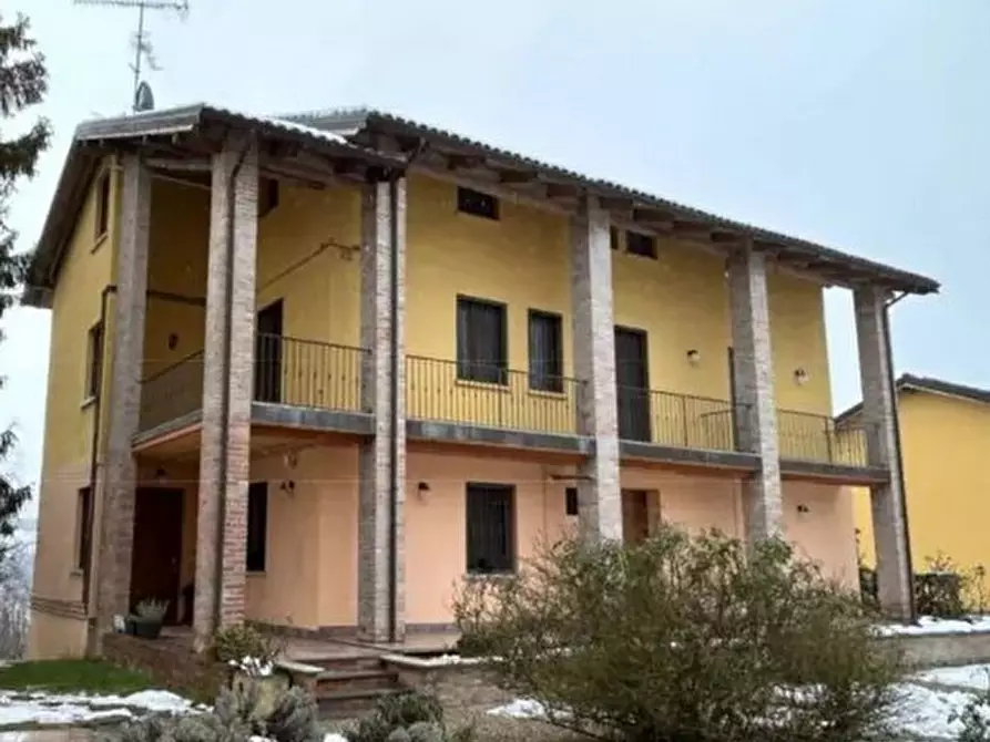 Immagine 1 di Quadrilocale in vendita  in Strada vicinale della Loira snc a Berzano Di Tortona