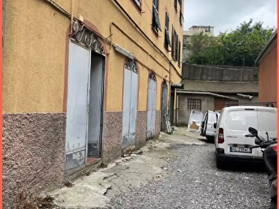 Immagine 3 di Magazzino in vendita  in Via Fereggiano 81 R a Genova
