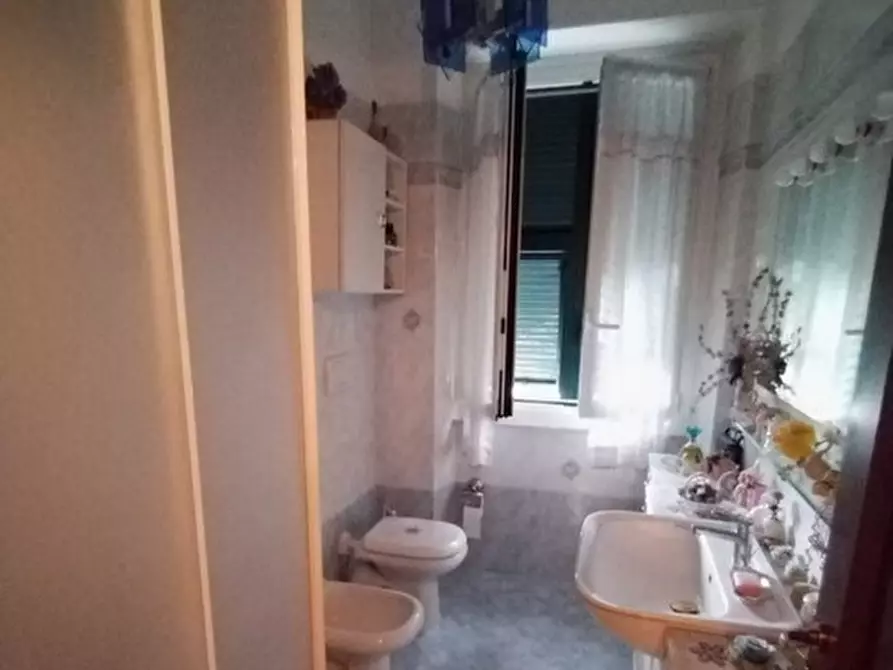 Immagine 7 di Pentalocale in vendita  in Via Petronio 138 a Sestri Levante