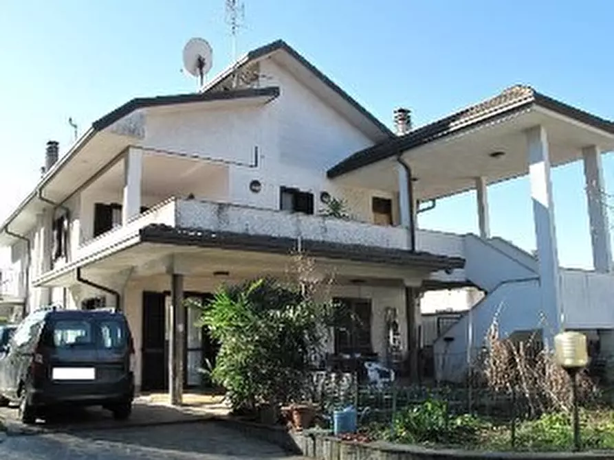 Immagine 1 di Casa bifamiliare in vendita  in Viale Europa 25 a Senago