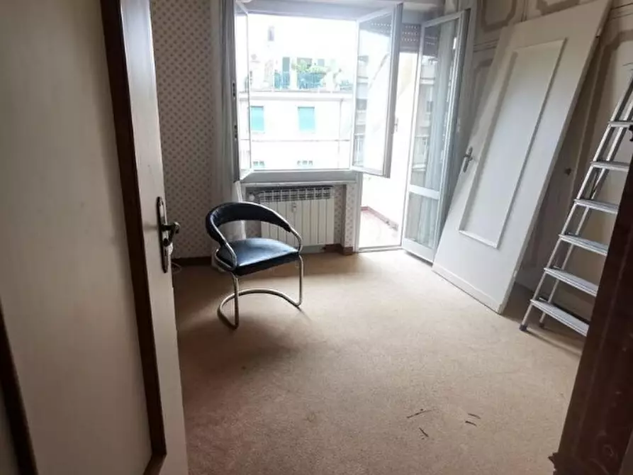 Immagine 6 di Pentalocale in vendita  in Via Giovanni Amendola 1A a Genova