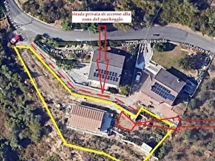 Immagine 1 di Villa in vendita  in Viale Costa dei Landò snc a Cogorno
