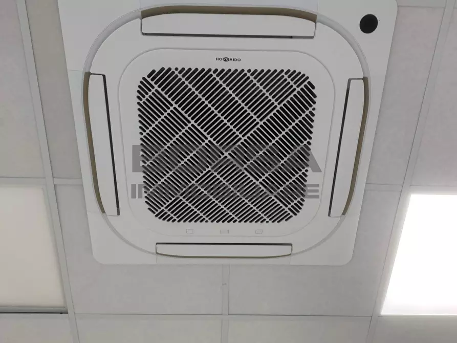 Immagine 6 di Capannone industriale in vendita  in Via Buontalenti 10 a Livorno