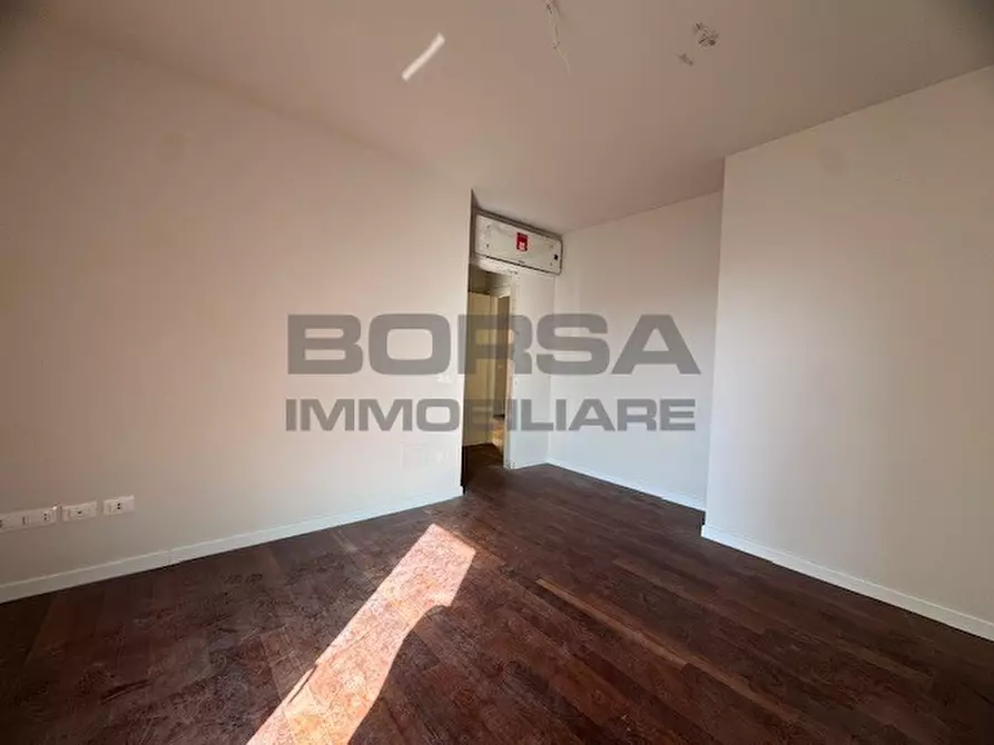 Immagine 12 di Appartamento in vendita  in Piazza Attias 21/C a Livorno
