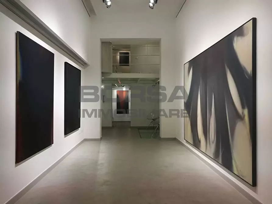 Immagine 6 di Attività commerciale in vendita  in Via Roma a Livorno