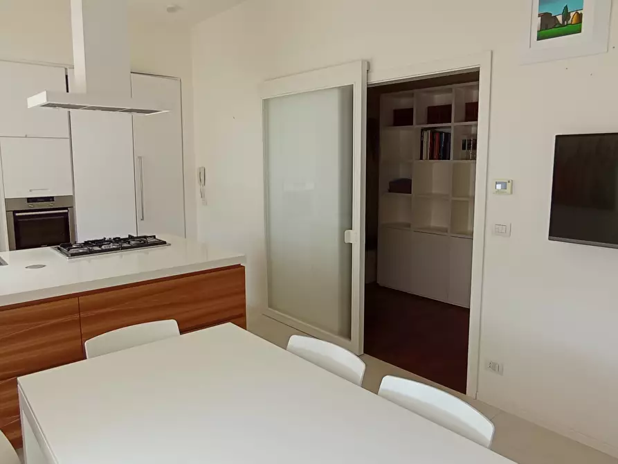 Immagine 11 di Pentalocale in vendita  a Ragusa