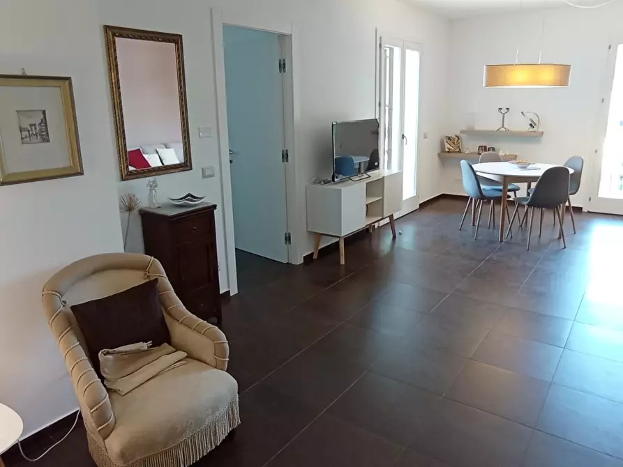 Immagine 5 di Pentalocale in affitto  a Ragusa