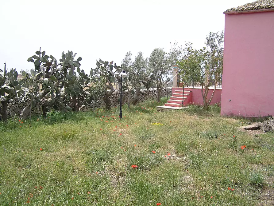 Immagine 9 di Casa indipendente in vendita  a Ragusa