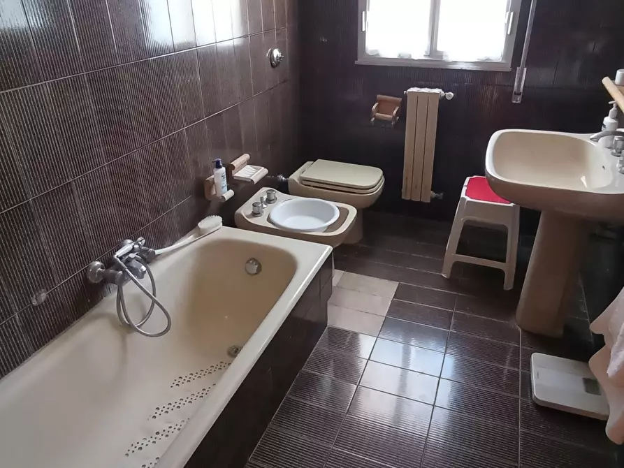 Immagine 6 di Pentalocale in vendita  a Ragusa