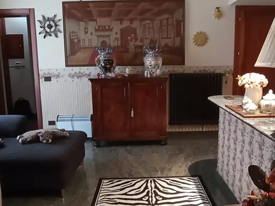 Immagine 2 di Casa indipendente in vendita  a Ragusa