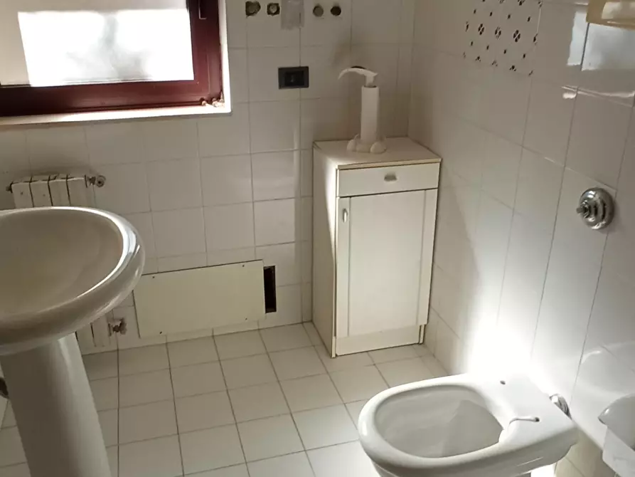 Immagine 13 di Ufficio in vendita  a Ragusa