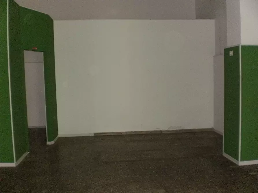 Immagine 3 di Locale commerciale in affitto  a Ragusa