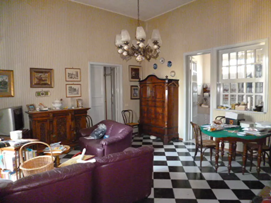 Immagine 10 di Pentalocale in vendita  a Ragusa