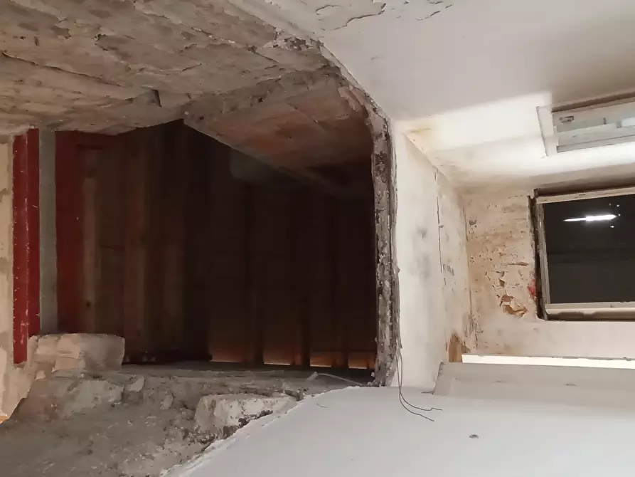 Immagine 11 di Pentalocale in vendita  a Ragusa