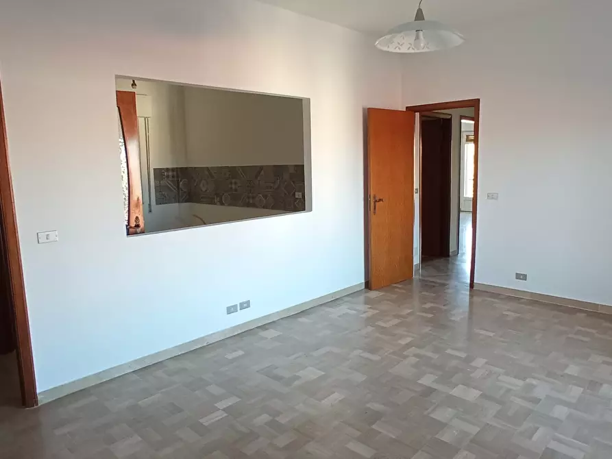 Immagine 5 di Pentalocale in vendita  a Ragusa