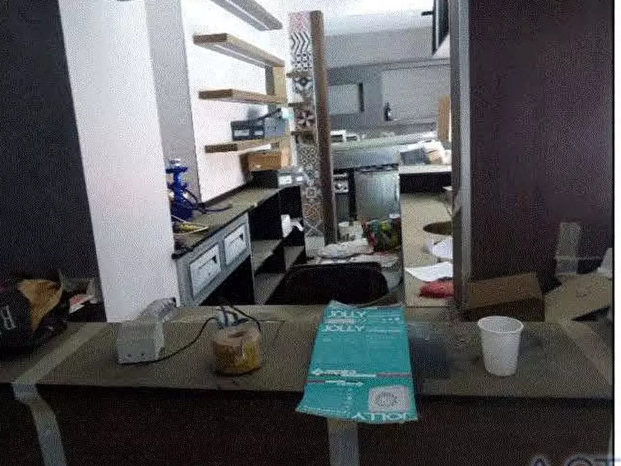 Immagine 2 di Locale commerciale in vendita  a Rimini