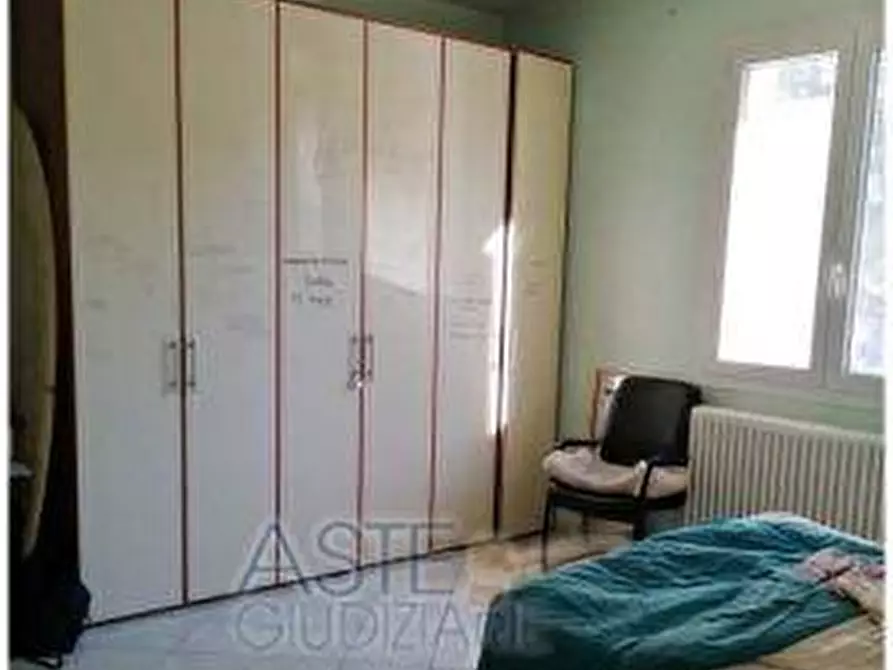 Immagine 3 di Trilocale in vendita  a Ravenna