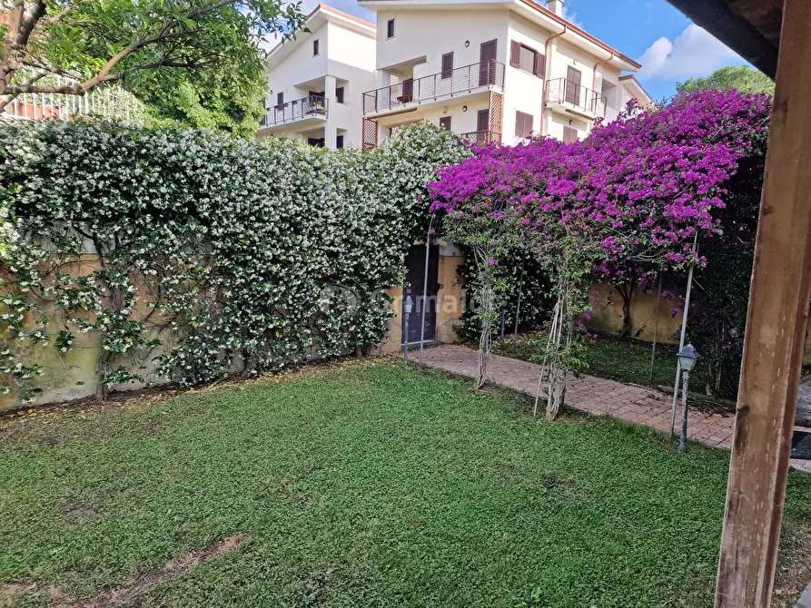 Immagine 12 di Trilocale in vendita  in Via Leonida Rech 58 a Roma