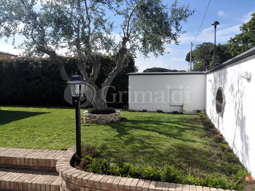 Immagine 21 di Casa bifamiliare in vendita  in Via Aurora 22 a Anzio