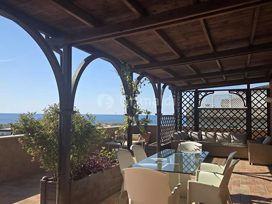 Immagine 1 di Quadrilocale in affitto  in Via Candido de Angelis 3 a Anzio