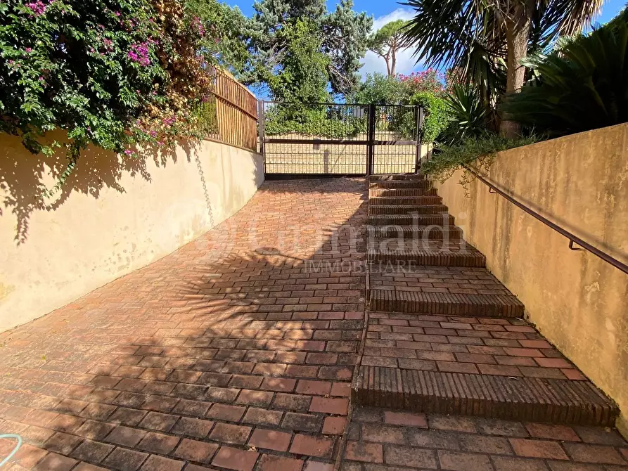 Immagine 3 di Garage in vendita  in VIA PEGASO 2 a Anzio