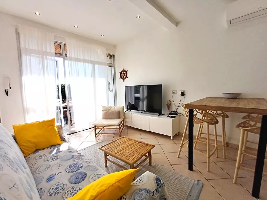 Immagine 12 di Trilocale in vendita  in Via Olanda 159 a Sestri Levante