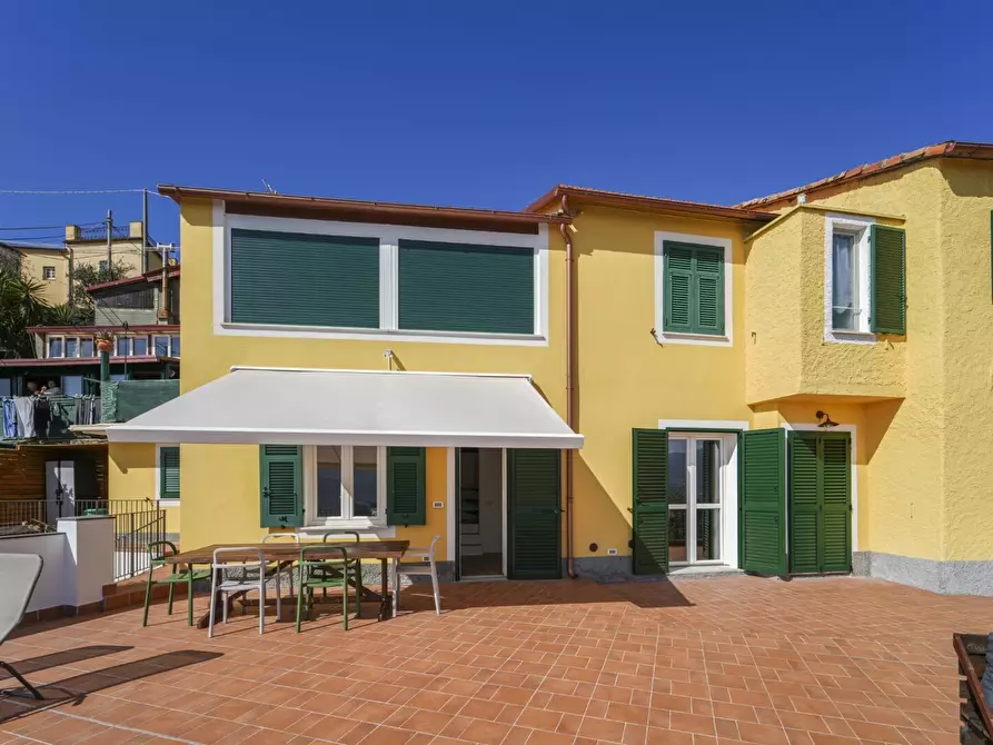 Immagine 11 di Appartamento in vendita  in Via Villa Ginestra 23 a Sestri Levante