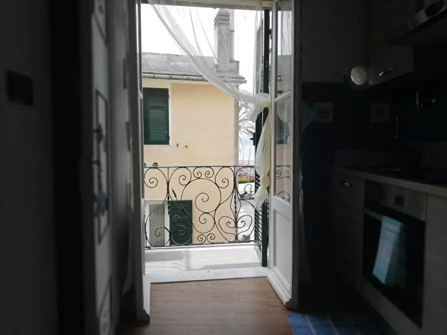 Immagine 4 di Bilocale in vendita  in Via Giuseppe Garibaldi 32 a Sestri Levante