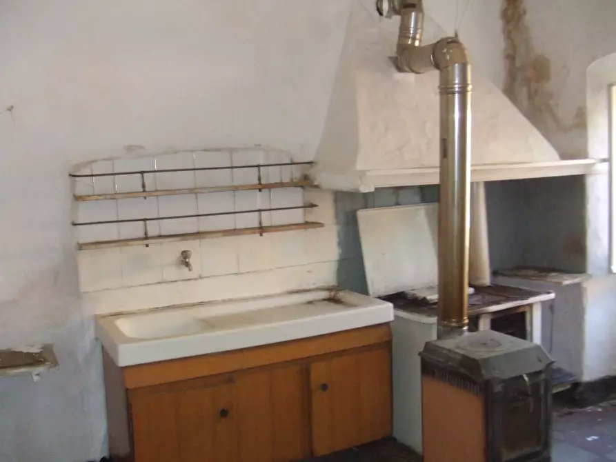 Immagine 10 di Rustico / casale in vendita  in Via Veleura 42 a Castiglione Chiavarese