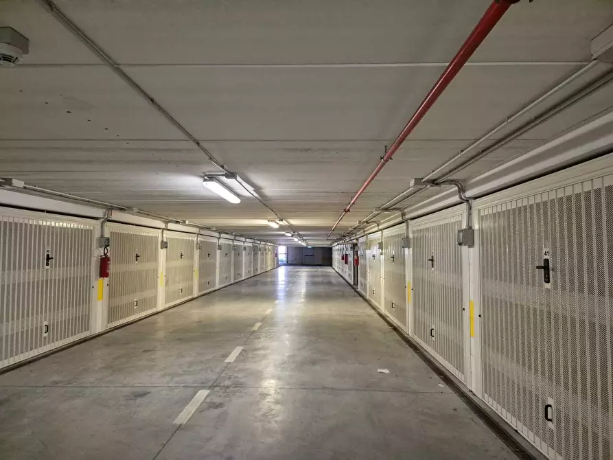 Immagine 9 di Garage in vendita  in Piazza della Stazione 6E a Sestri Levante