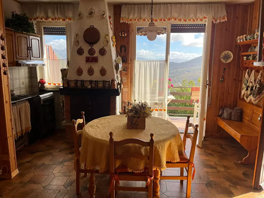 Immagine 1 di Bilocale in vendita  in Villaggio la Crocetta Tavarone 6 a Maissana