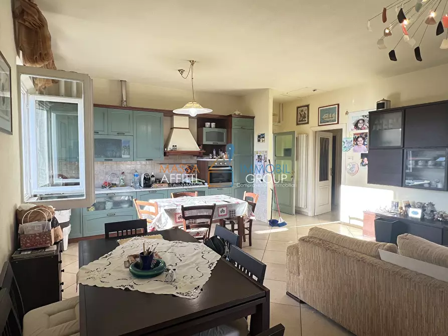 Immagine 5 di Porzione di casa in vendita  in Via Marina 84 a Montignoso