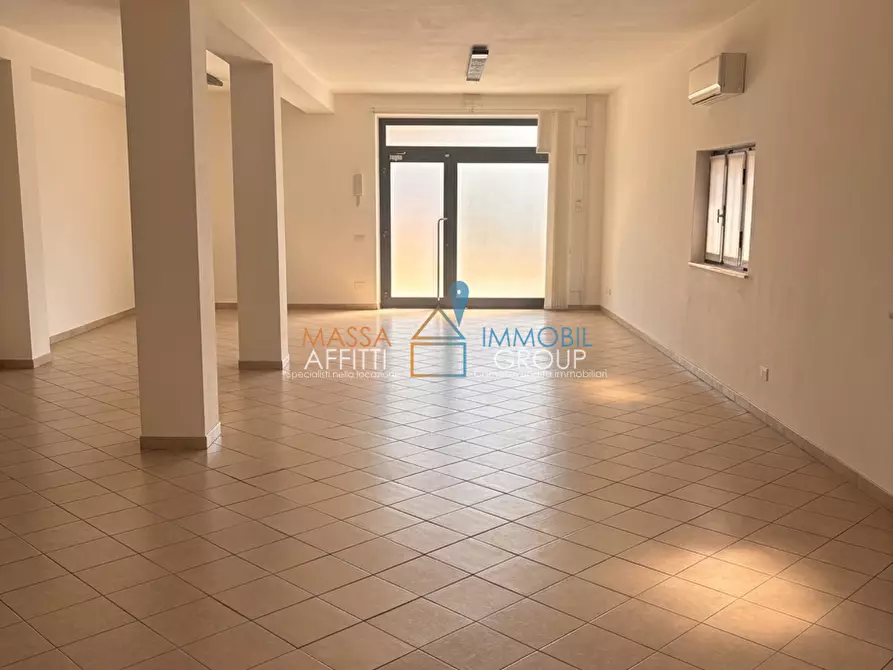 Immagine 1 di Ufficio in affitto  in Viale XX Settembre 187 a Carrara