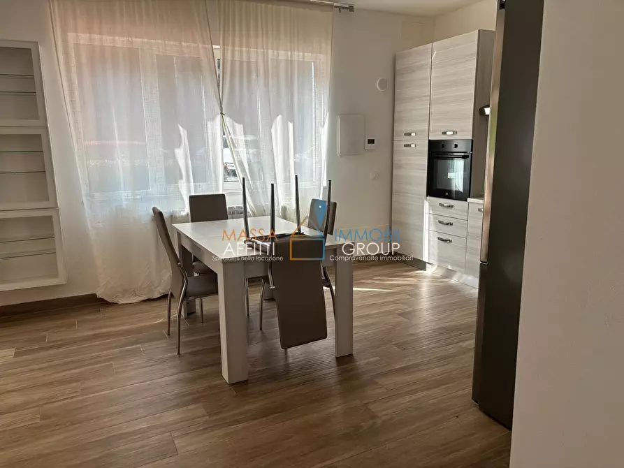 Immagine 10 di Bilocale in affitto  in Via dei Colli 131 a Massa