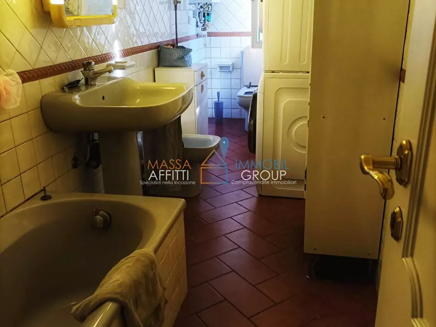 Immagine 11 di Quadrilocale in vendita  in Via Armando Angelini 35 a Massa