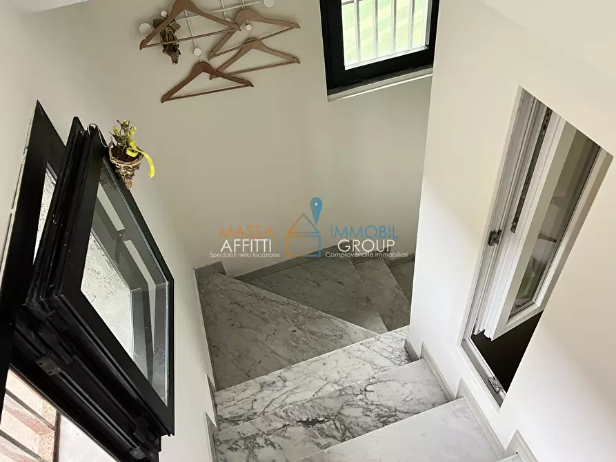 Immagine 15 di Locale commerciale in affitto  in Viale Roma 203 a Massa