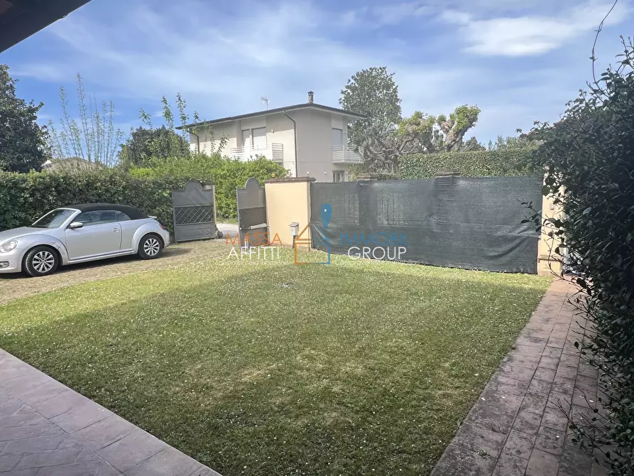 Immagine 4 di Villetta a schiera in vendita  in Via Michelangelo Buonarroti 134 a Forte Dei Marmi