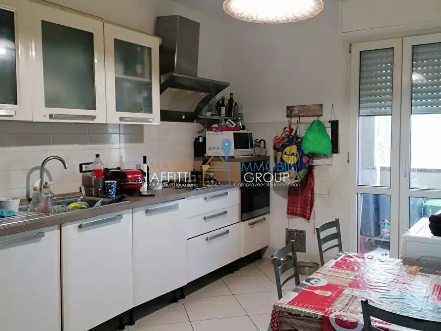 Immagine 4 di Pentalocale in vendita  in Via Casola 1 a Carrara