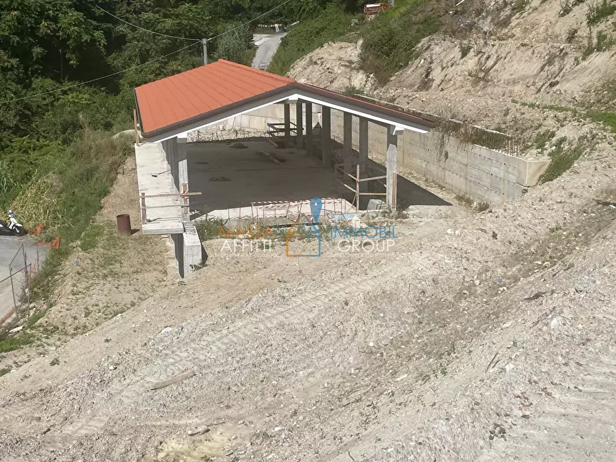 Immagine 3 di Casa bifamiliare in vendita  in Via delle Grazie 8 a Massa