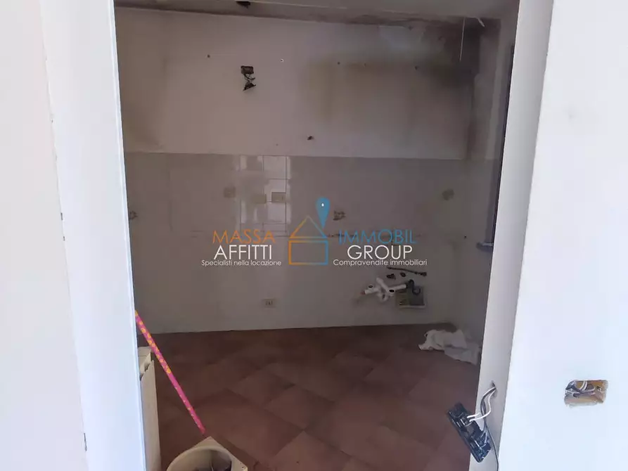 Immagine 3 di Quadrilocale in vendita  in Viale Eugenio Chiesa 6 a Massa