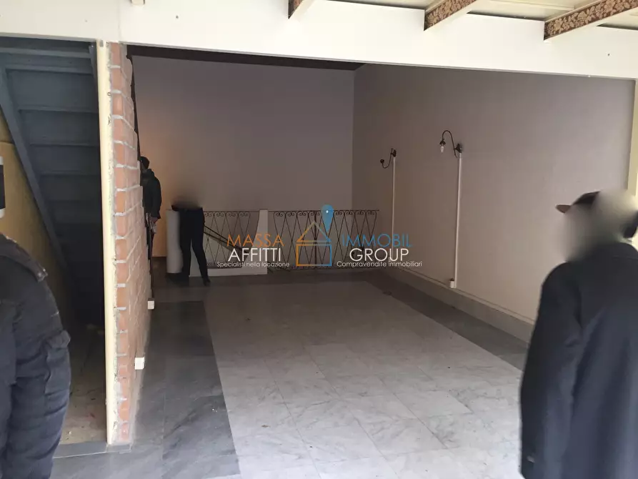 Immagine 4 di Attività commerciale in vendita  in Piazza Aranci 13 a Massa