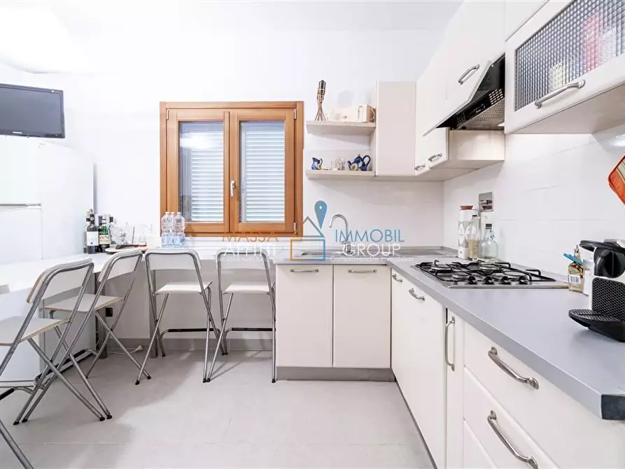 Immagine 6 di Porzione di casa in vendita  in Viale Marina 114 a Montignoso
