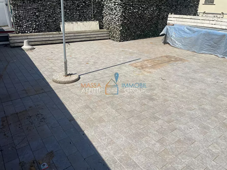 Immagine 51 di Locale commerciale in affitto  in Via Democrazia 64 a Massa