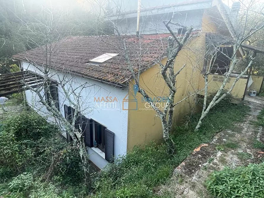 Immagine 1 di Casa indipendente in vendita  in Via San Vitale 7 a Massa