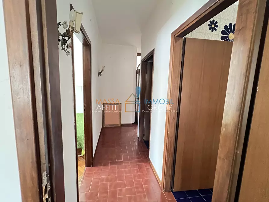 Immagine 17 di Quadrilocale in vendita  in Viale puccini 6 a Massa