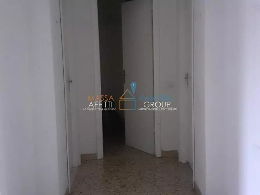 Immagine 5 di Quadrilocale in vendita  in Viale Eugenio Chiesa 7 a Massa