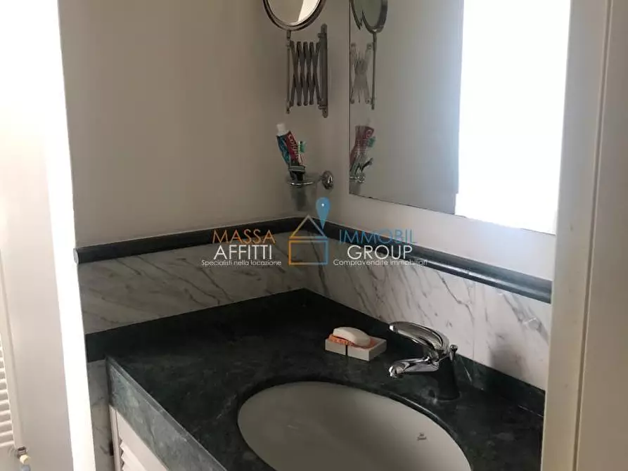 Immagine 18 di Porzione di casa in vendita  in Via dei Campi 21 a Carrara