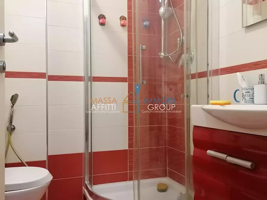 Immagine 10 di Pentalocale in vendita  in Via Casola 1 a Carrara