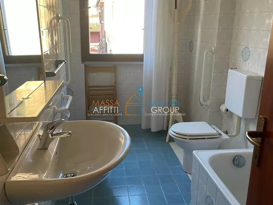 Immagine 12 di Pentalocale in vendita  in Via Don Giovanni Minzoni 7 a Carrara