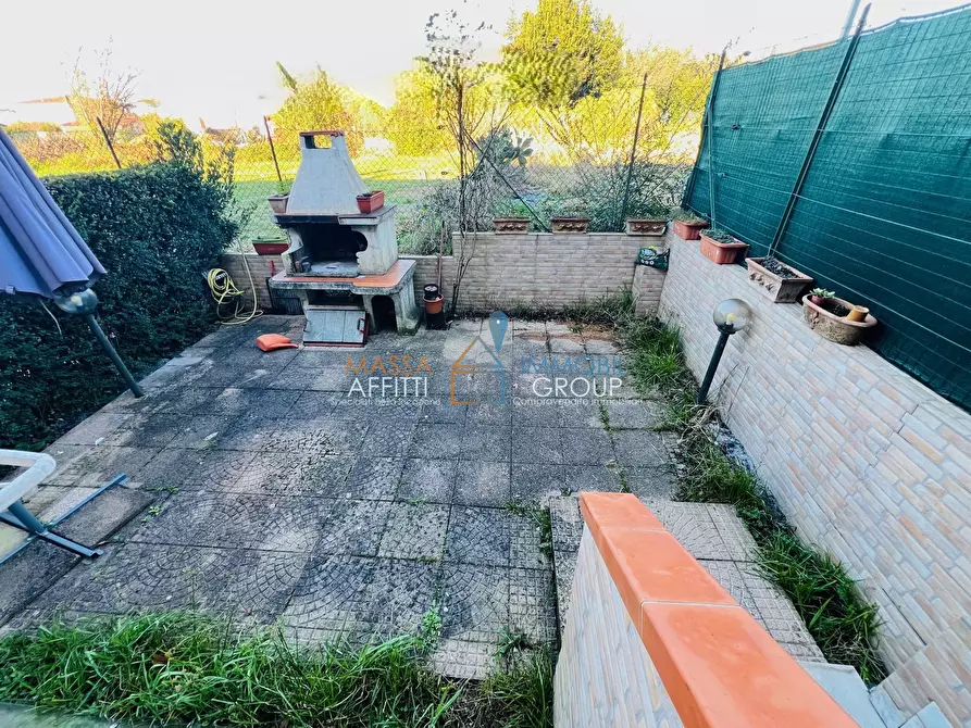 Immagine 5 di Villetta a schiera in vendita  in Via Due Madonne 32 a Massa